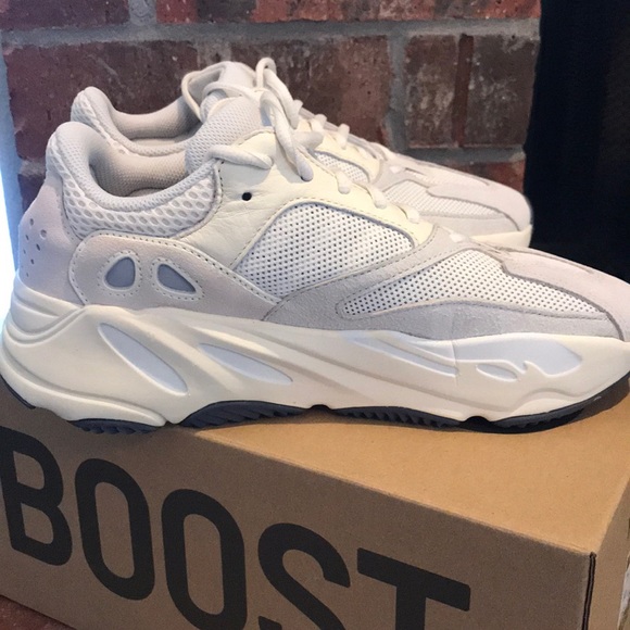 COPY - Yeezy boost 700 analog - Picture 9 of 10